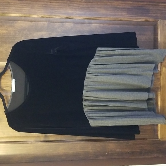 Adorable tunic by Chatoyant - Picture 1 of 4
